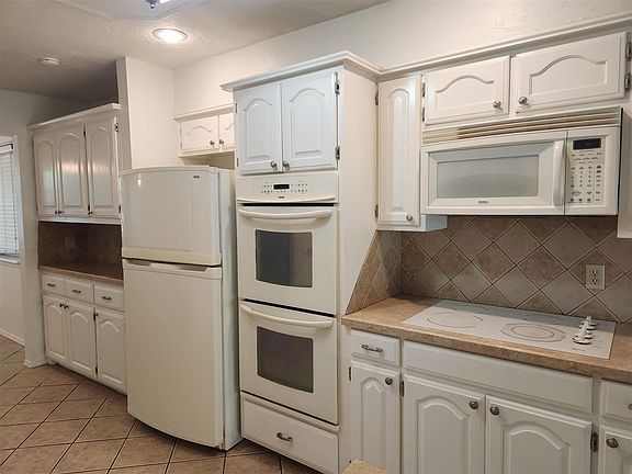4th image of 5909 NW Williams Ave