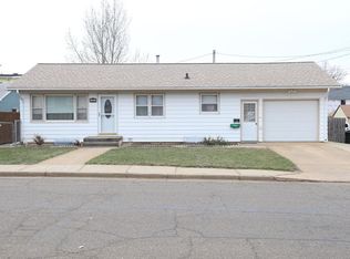 232 5th St E, Dickinson, ND 58601