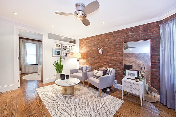 Rented by R New York | media 25