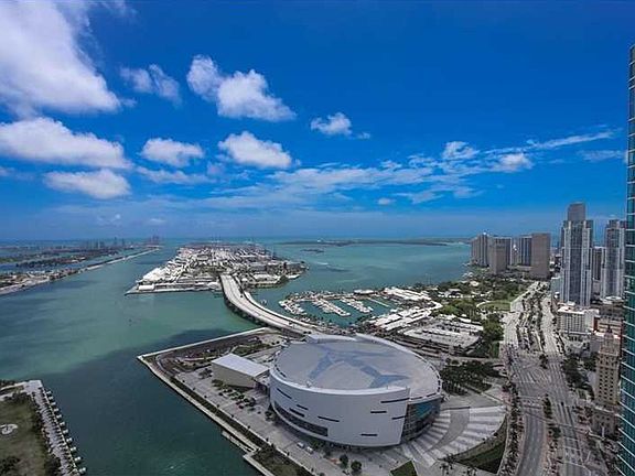 5th image of 900 Biscayne Blvd APT 5107