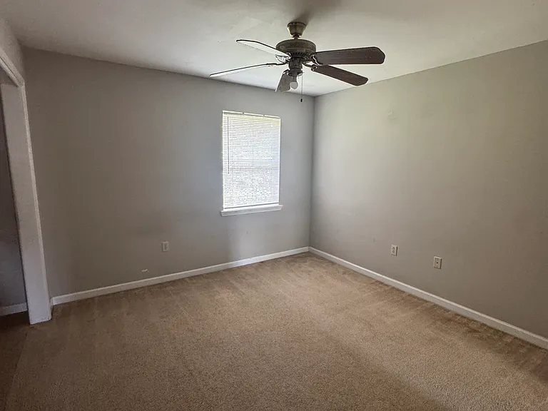 4253 Janet Ave #10 — Photo 8