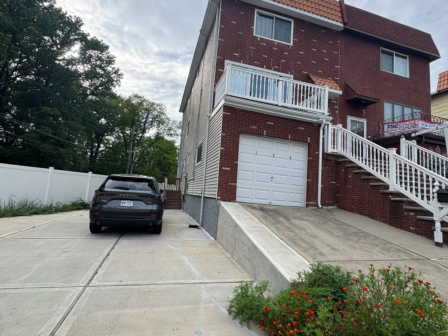 3 bed, 2.5 bath, 1800 sqft, $3,350 — Photo 3