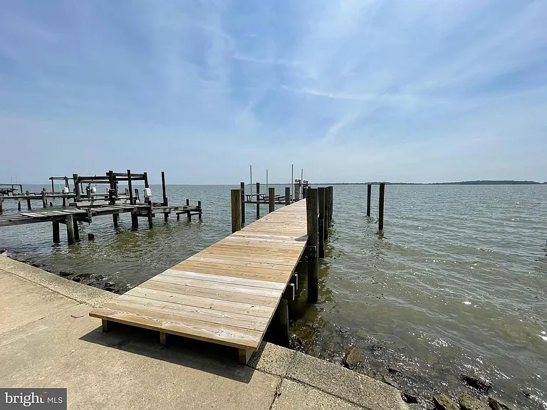 2513 Barrison Point Rd — Photo 2