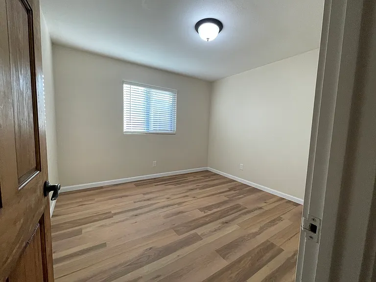 48220 White Oak Dr — Photo 8