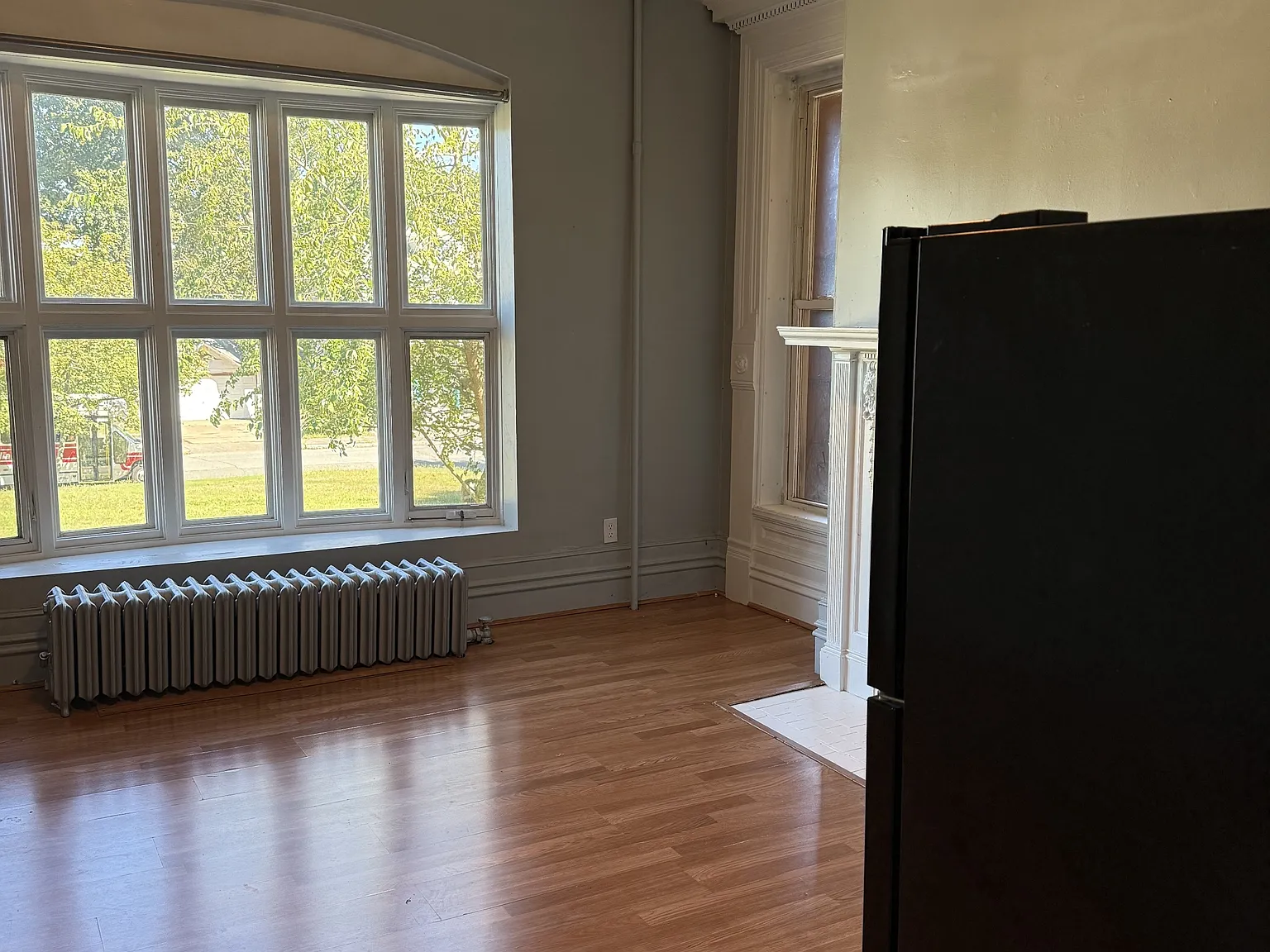 306 W Elm St — Photo 3
