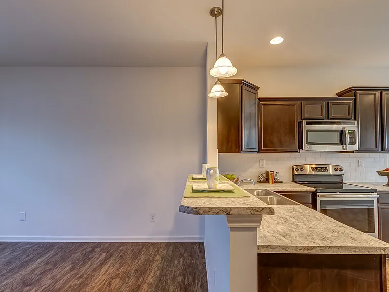 The Townhomes at Glasford Square — Photo 8