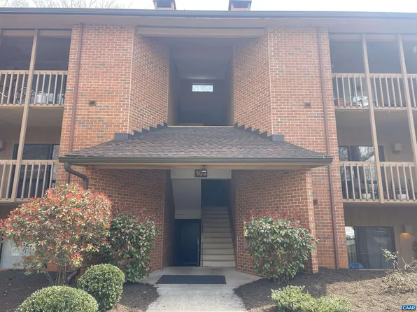 103 Turtle Creek Rd APT 4, Charlottesville, VA 22901