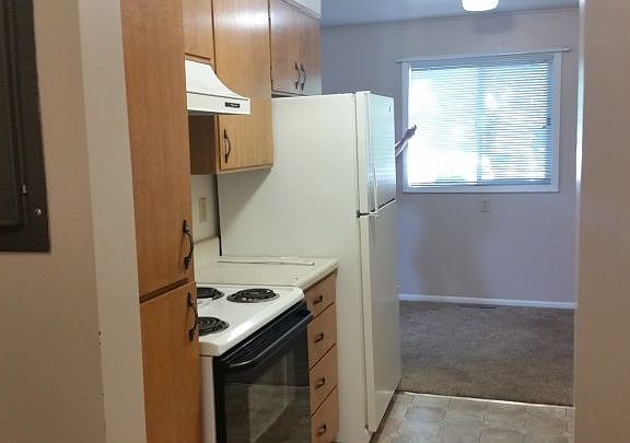 3rd image of 2229 Alderson Ave
