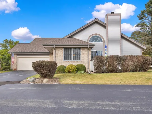 1907 Springbrook N #D, Waukesha, WI 53186