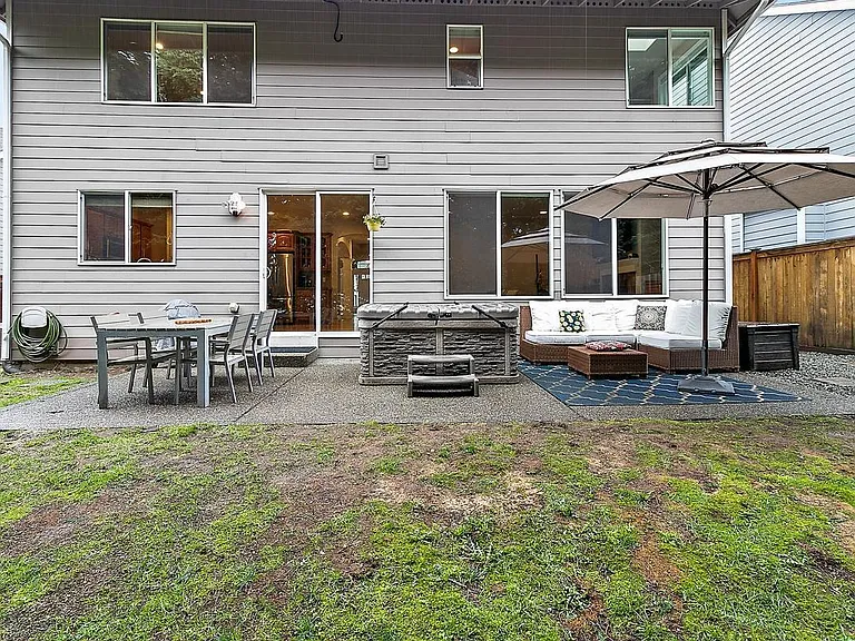 23721 SE 284th St — Photo 42