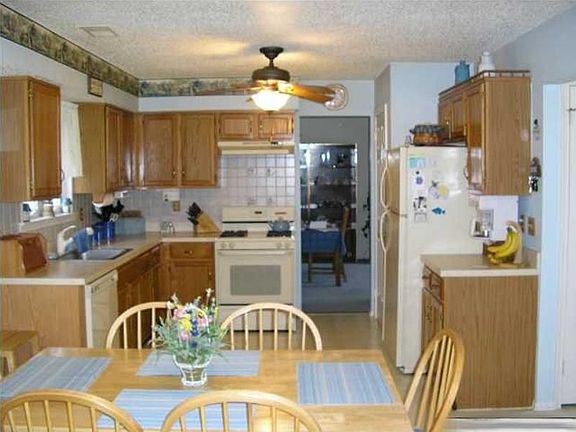 4th image of 429 Vista Ct