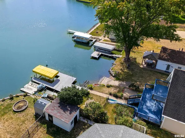 1800 Mitchell St, Pekin, IL 61554