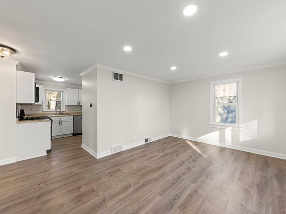 2nd image of 4008 N Park St