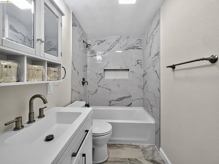 2322 Peachtree Cir #ADU — Photo 14