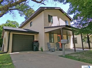 212 N 13th St, Beatrice, NE 68310