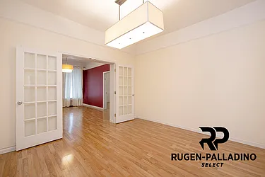 Rented by R New York