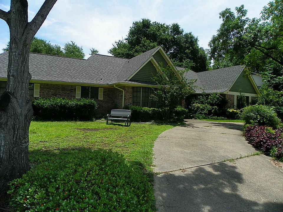 1st image of 101 Hickory Dr