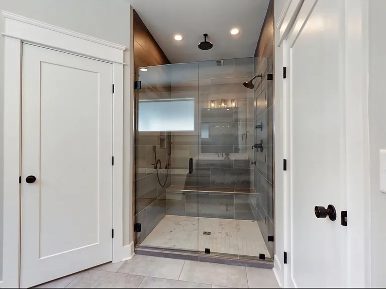 4908B Michigan Ave — Photo 15