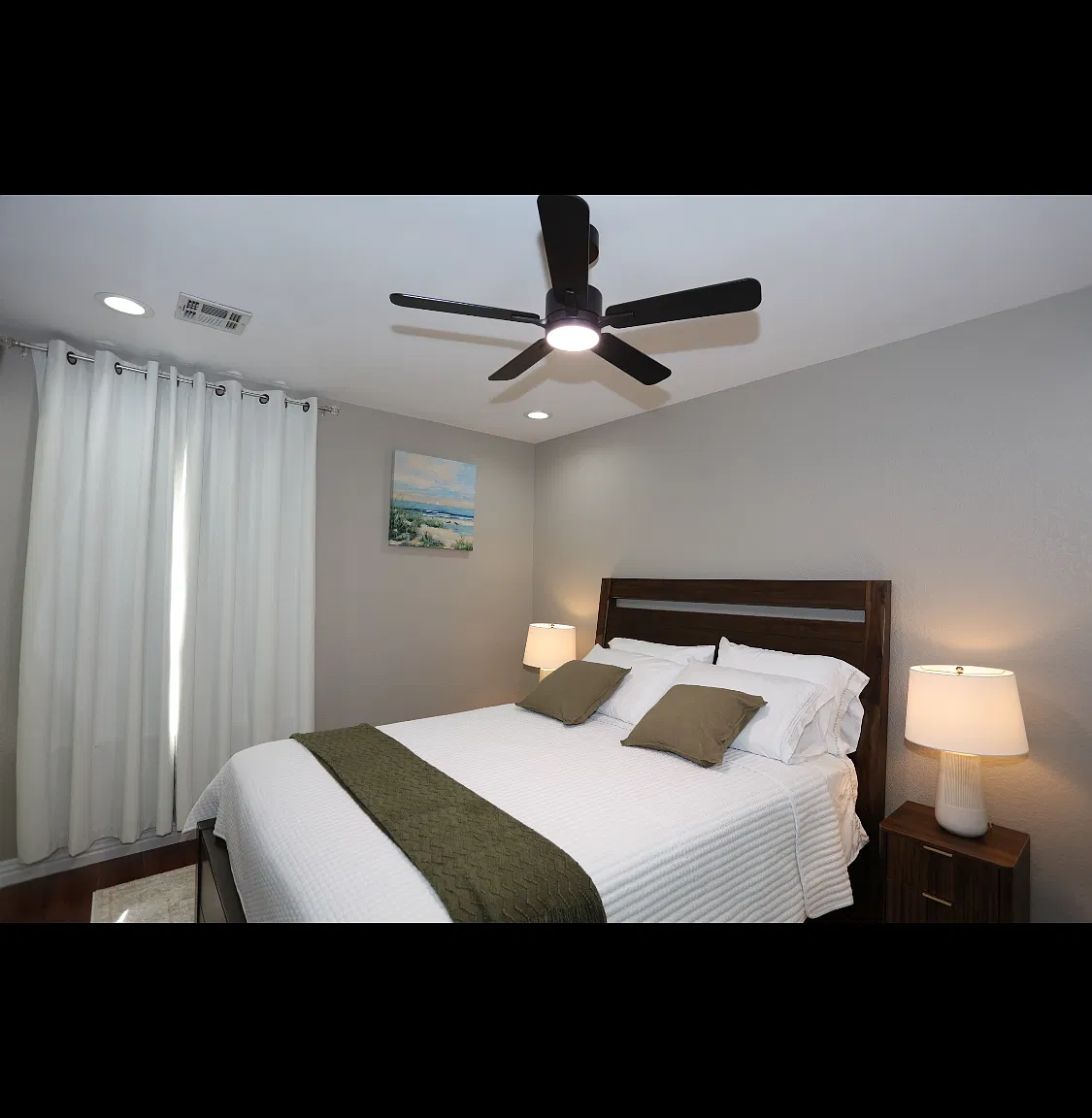 813 Marcus St — Photo 1