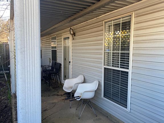 3rd image of 1433 Southern Gardens Dr