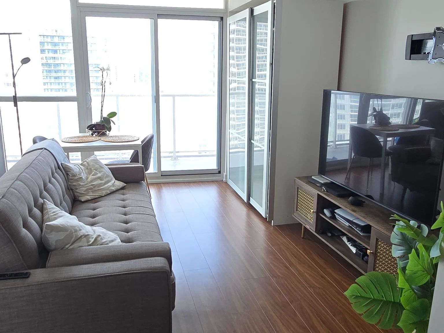 Studio, $1,950 — Photo 4