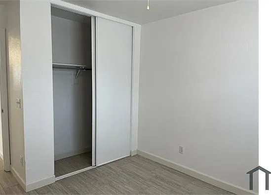 2403 E Palm Beach Dr — Photo 15