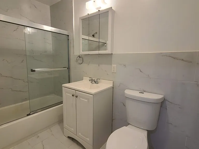 100 Griffith St #3L — Photo 15
