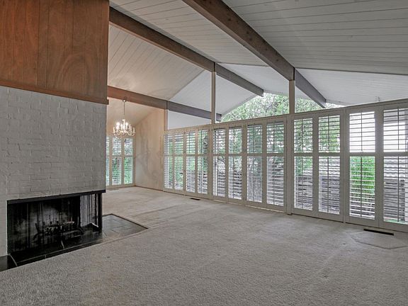 5th image of 2832 Rivera Dr