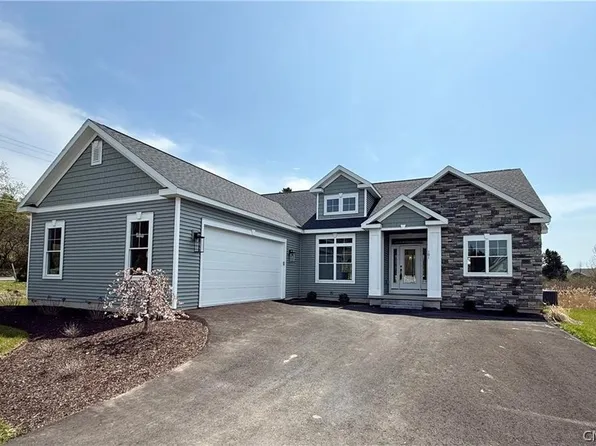 6237 Steinway Dr, Jamesville, NY 13078