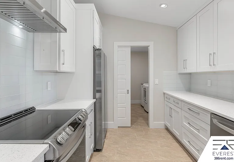 12 Walt Pl — Photo 15