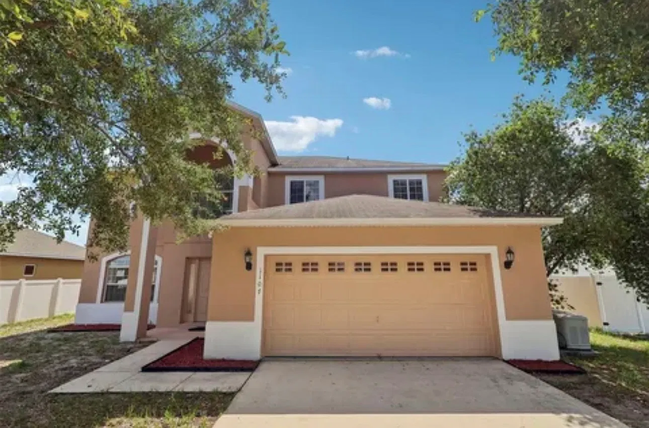 4 bed, 2806 sqft, $2,800 — Photo 1