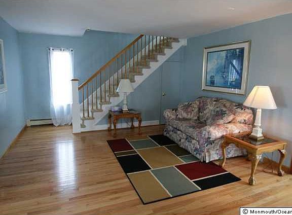 5th image of 7 Saint Lawrence Ave