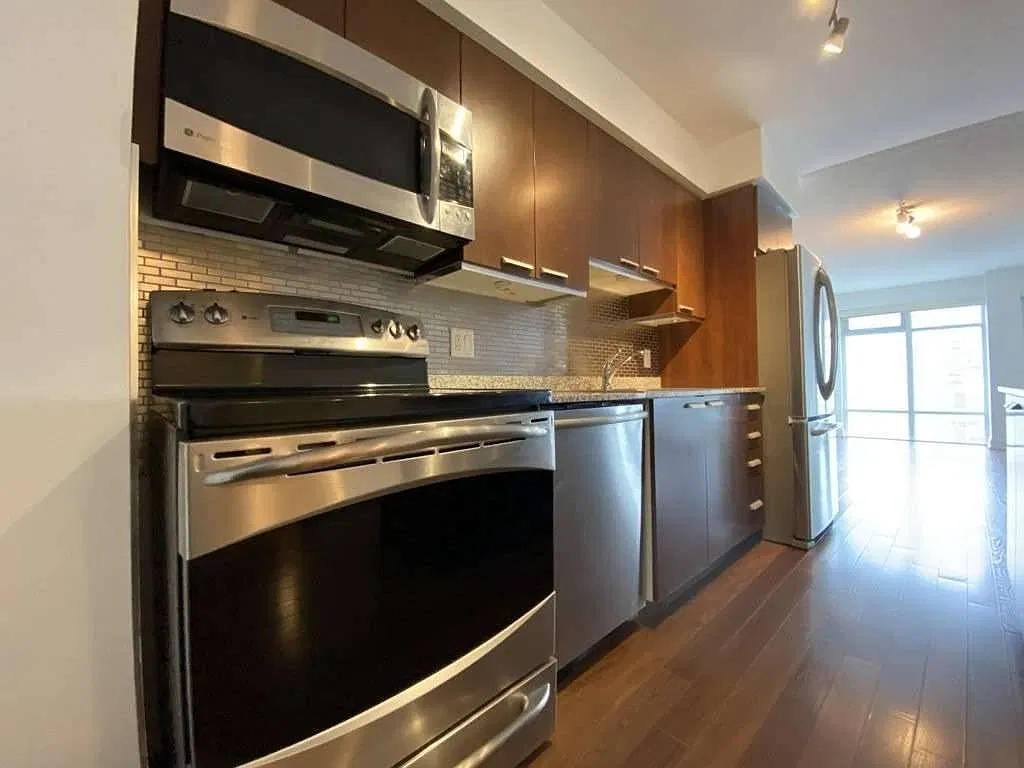 2191 Yonge St - 1701 — Photo 2