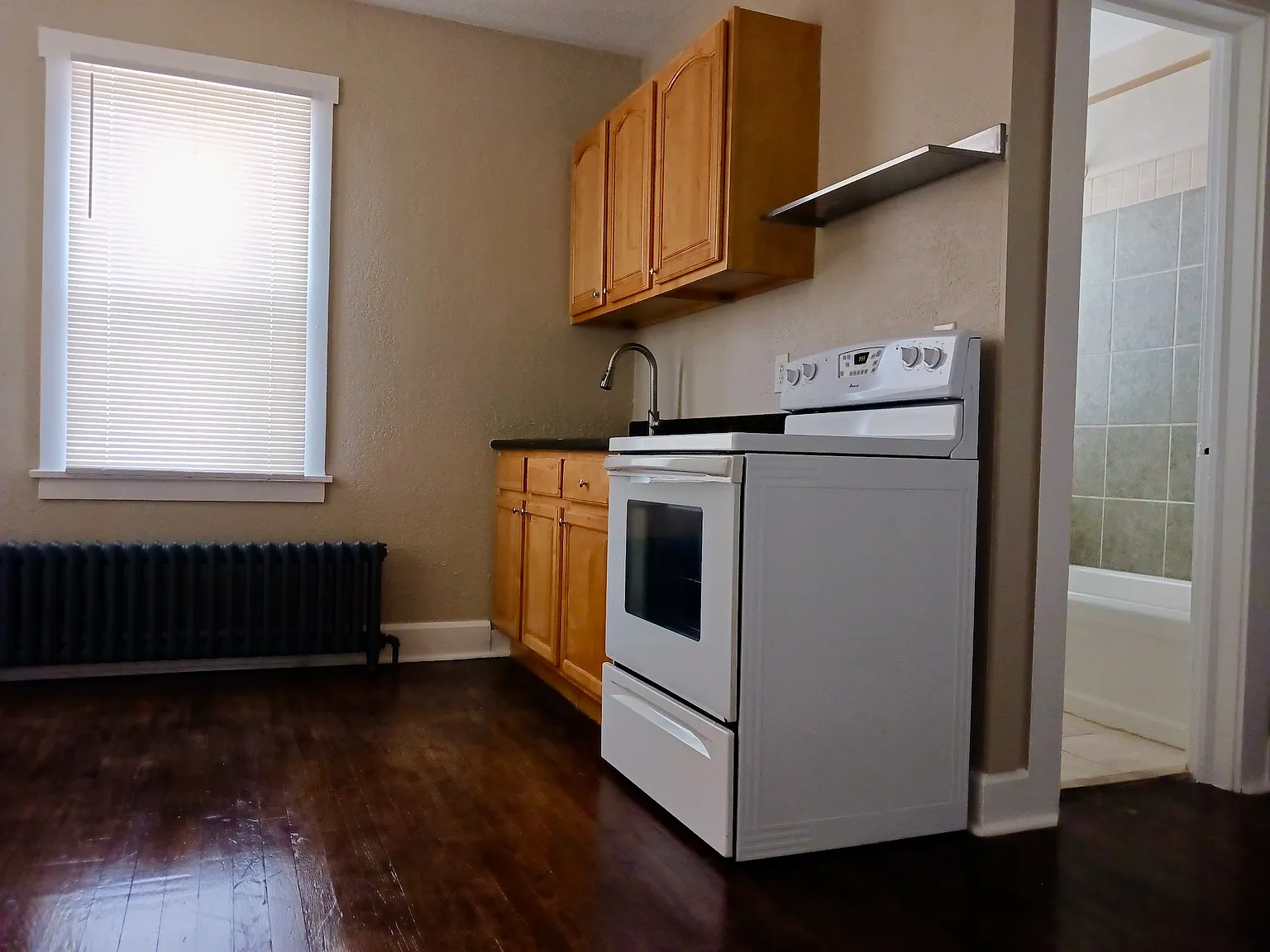 Studio, 250 sqft, $1,000 — Photo 3