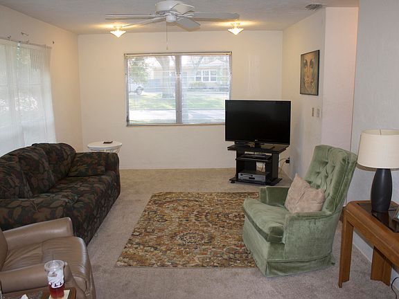 5th image of 140 Walker St