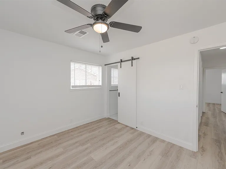 713 Sun Valley Dr — Photo 12