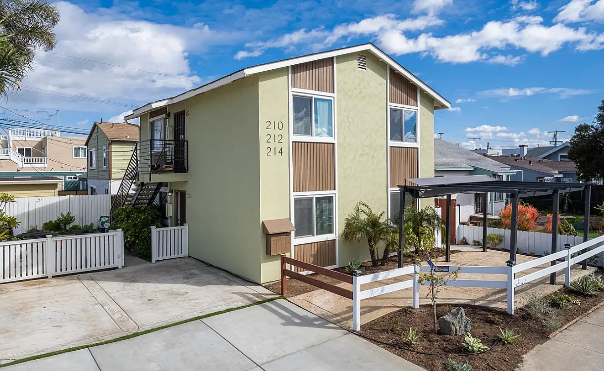 2 bed, 1000 sqft, $2,750 — Photo 1