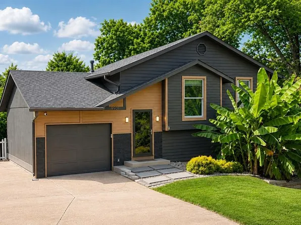 9901 Chiles Ct, Saint Louis, MO 63126