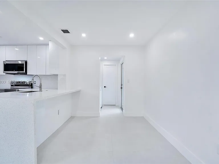6566 SW 35th St — Photo 13