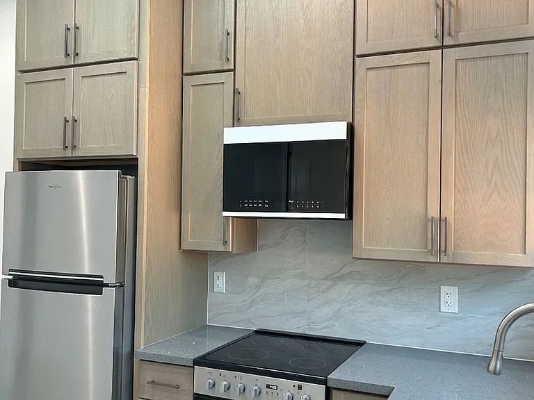 1059 W Riverside Way #2 — Photo 6