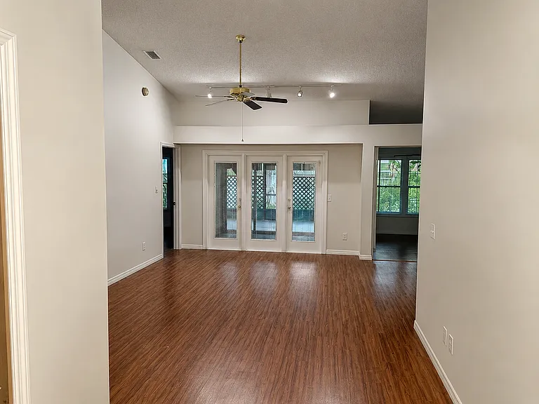 1128 Bloom Hill Ave — Photo 2