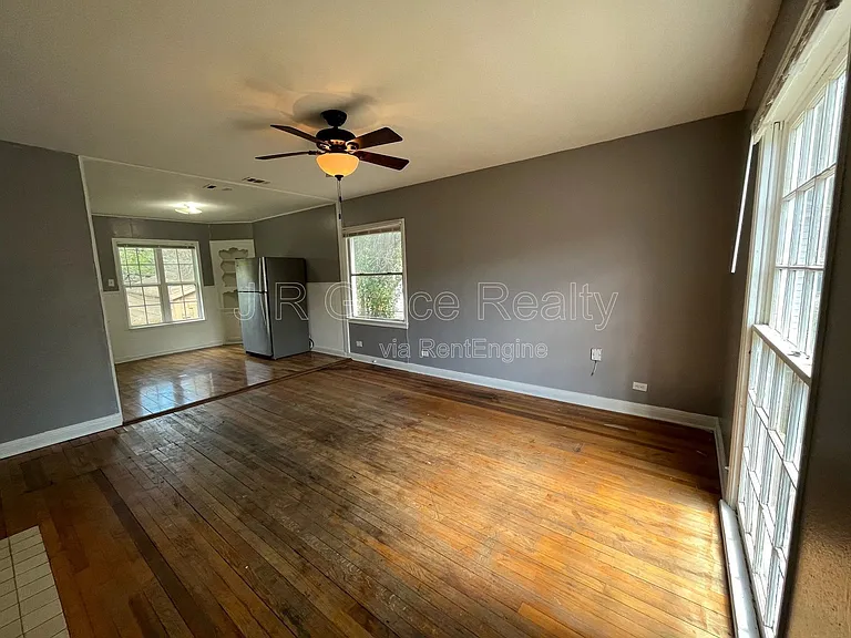 2805 Mitchell Ave — Photo 9