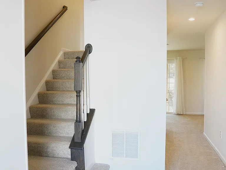 132 Mulberry Dr — Photo 5