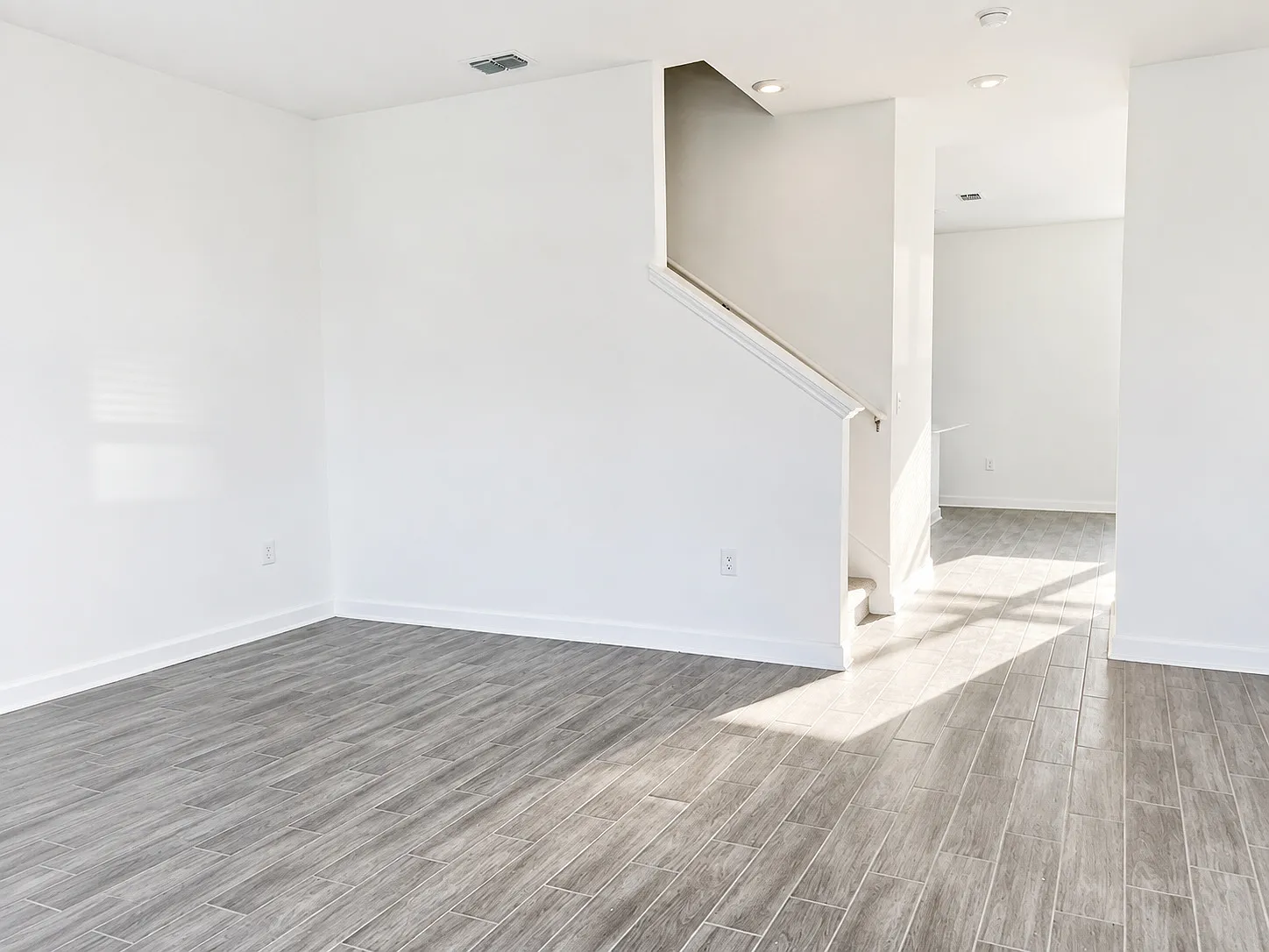 3 bed, 2.5 bath, 1755 sqft, $2,395 — Photo 2