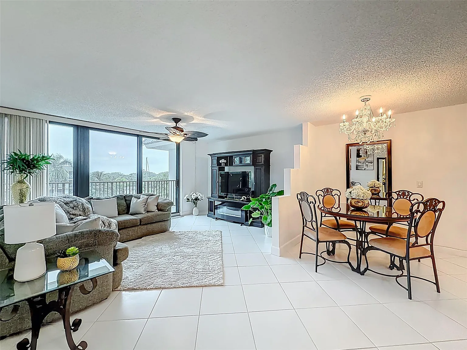 2 bed, 2.0 bath, 1250 sqft, $3,200 — Photo 1