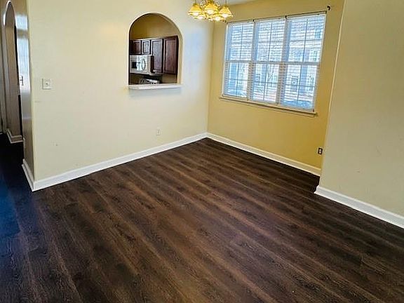 5th image of 575 Goldstaff Ln