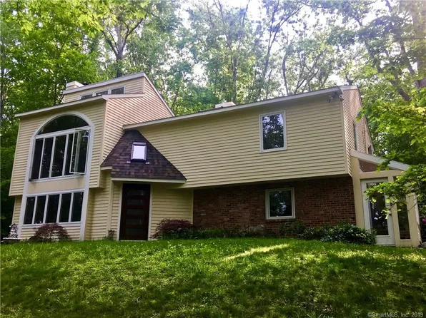 85 Laurel Rd, Guilford, CT 06437