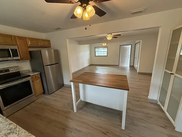 1360 Marshall Dr — Photo 4
