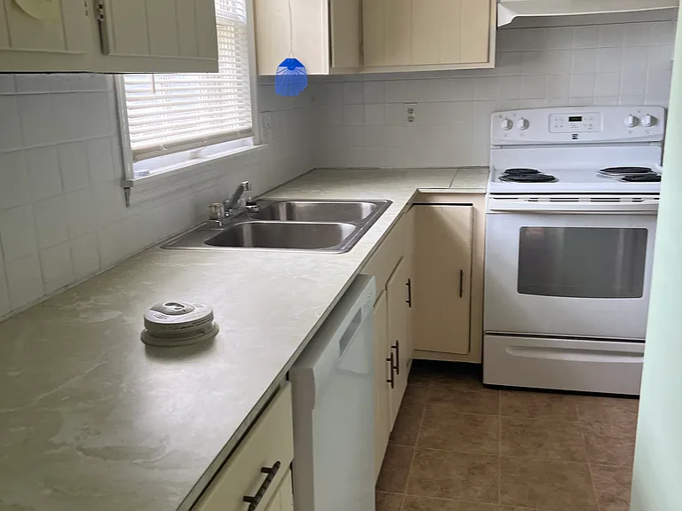 1008 Lee St #1008 — Photo 3