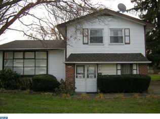 8920 Turton Dr, Philadelphia, PA 19115